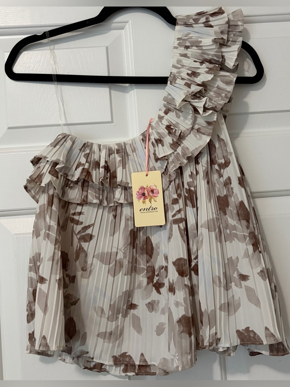 NWT Entro One-Shoulder Brown Floral Pleated Women’s Blouse
